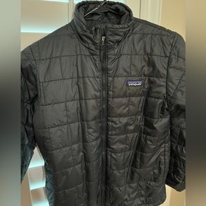 Youth Med.Patagonia Nano Puff jacket, black. Like new, son grew out of it quick